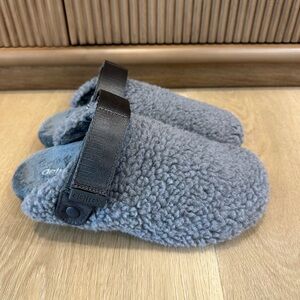 Aetrex Millie Arch Support Slippers in charcoal, featuring a cozy plush upper